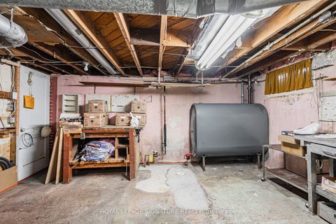 Photo 26 at 15 Kemp Square, Amesbury, Toronto