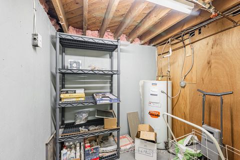 Photo 30 at 15 Kemp Square, Amesbury, Toronto