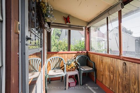 Photo 31 at 15 Kemp Square, Amesbury, Toronto