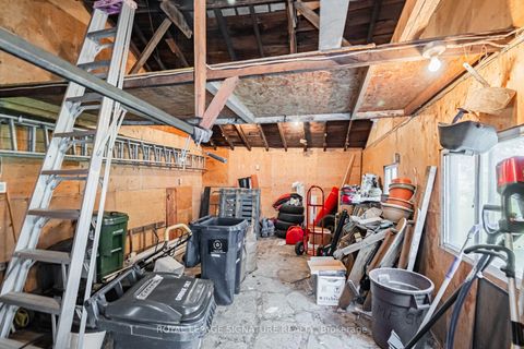 Photo 32 at 15 Kemp Square, Amesbury, Toronto