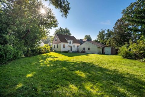 Photo 34 at 15 Kemp Square, Amesbury, Toronto