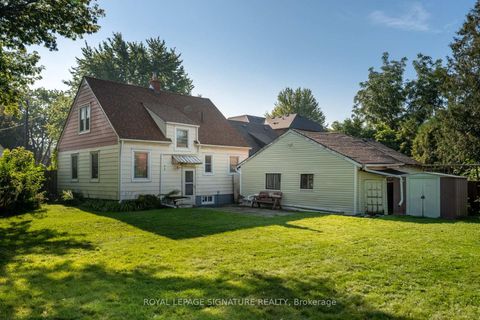 Photo 35 at 15 Kemp Square, Amesbury, Toronto