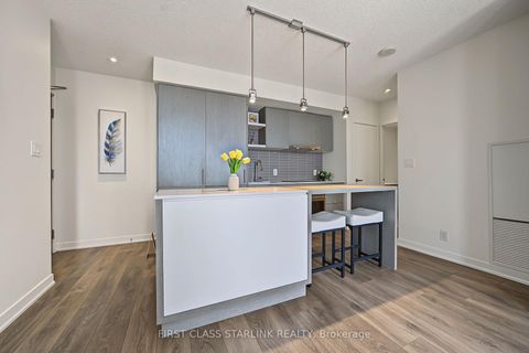 Photo 3 at 2801 - 100 Harbour Street, Waterfront Communities C1, Toronto