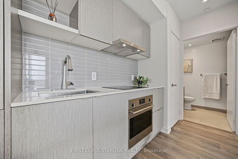 Photo 4 at 2801 - 100 Harbour Street, Waterfront Communities C1, Toronto