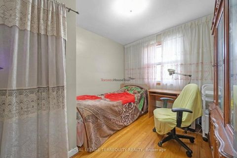 Photo 16 at 11 Dixiana Court, Jane Heights, Toronto