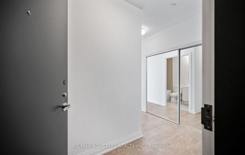 Photo 2 at 315 - 286 Main Street, Danforth, Toronto
