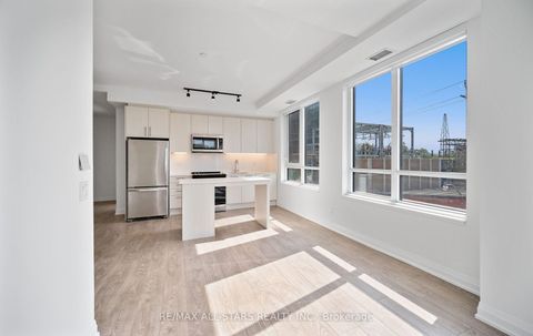 Photo 11 at 315 - 286 Main Street, Danforth, Toronto