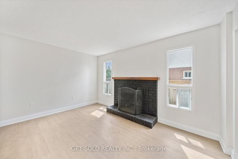 Photo 2 at 232 Kozlov Street, West Bayfield, Barrie