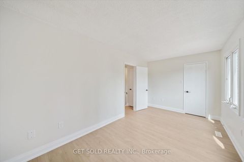 Photo 16 at 232 Kozlov Street, West Bayfield, Barrie