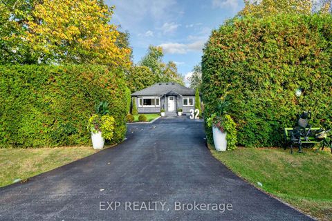 Photo 2 at 32 Farley Circle, Historic Lakeshore Communities, Georgina