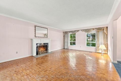 Photo 5 at 20 Riderwood Drive, Windfields, Toronto