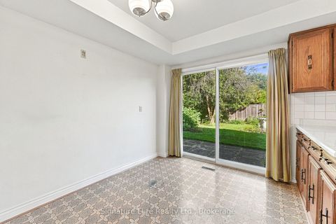 Photo 9 at 20 Riderwood Drive, Windfields, Toronto
