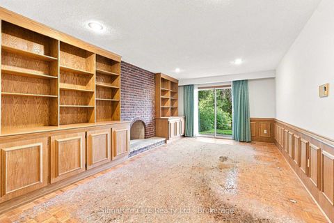 Photo 11 at 20 Riderwood Drive, Windfields, Toronto