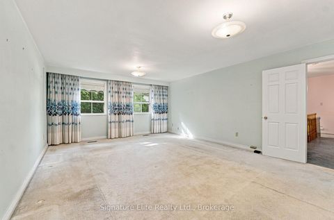 Photo 15 at 20 Riderwood Drive, Windfields, Toronto