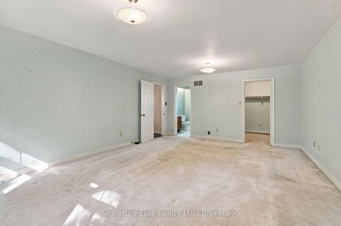 Photo 16 at 20 Riderwood Drive, Windfields, Toronto