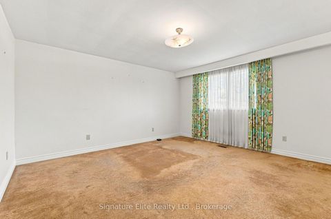 Photo 18 at 20 Riderwood Drive, Windfields, Toronto