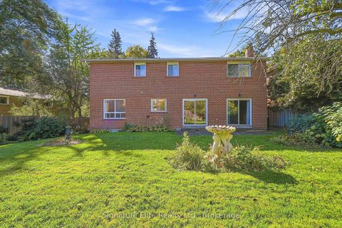 Photo 29 at 20 Riderwood Drive, Windfields, Toronto