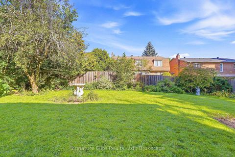 Photo 31 at 20 Riderwood Drive, Windfields, Toronto