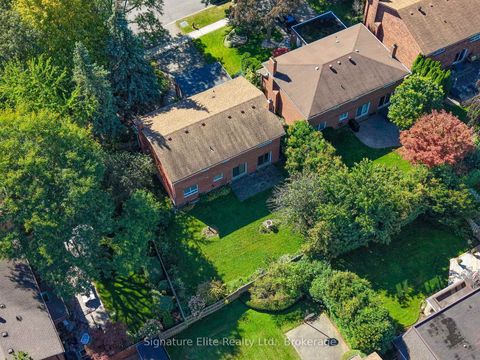 Photo 33 at 20 Riderwood Drive, Windfields, Toronto