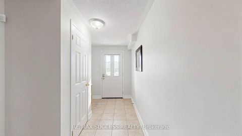 Photo 3 at 19 Boot Terrace, York University Heights, Toronto