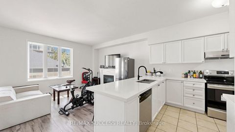 Photo 14 at 19 Boot Terrace, York University Heights, Toronto