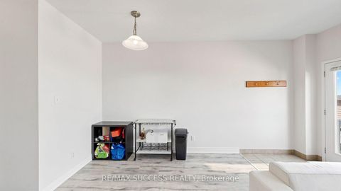 Photo 18 at 19 Boot Terrace, York University Heights, Toronto