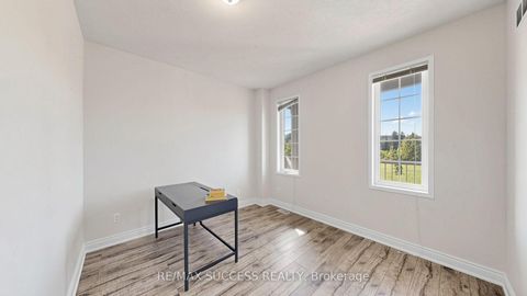 Photo 25 at 19 Boot Terrace, York University Heights, Toronto