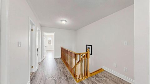 Photo 31 at 19 Boot Terrace, York University Heights, Toronto