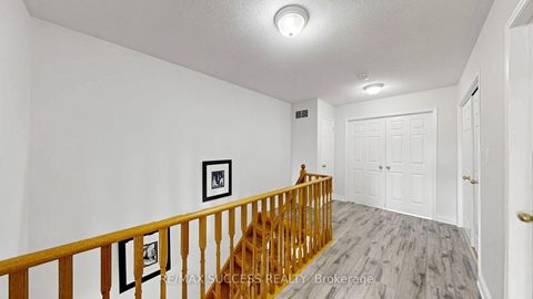 Photo 32 at 19 Boot Terrace, York University Heights, Toronto