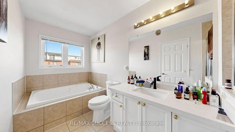 Photo 36 at 19 Boot Terrace, York University Heights, Toronto