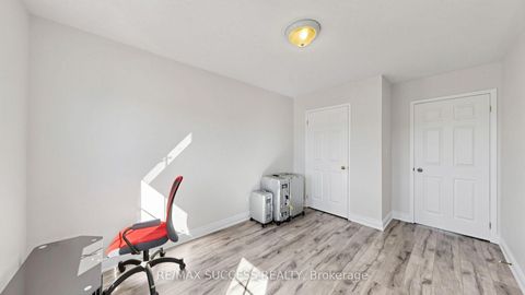 Photo 41 at 19 Boot Terrace, York University Heights, Toronto