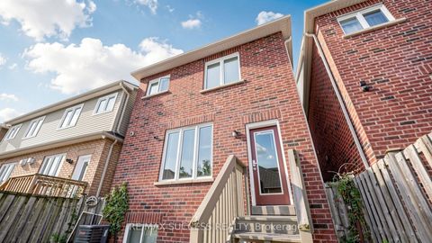 Photo 43 at 19 Boot Terrace, York University Heights, Toronto