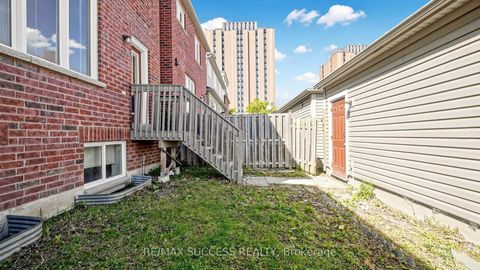 Photo 44 at 19 Boot Terrace, York University Heights, Toronto