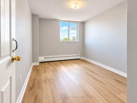 Photo 4 at 507 - 200 Lotherton Parkway, Glen Park, Toronto