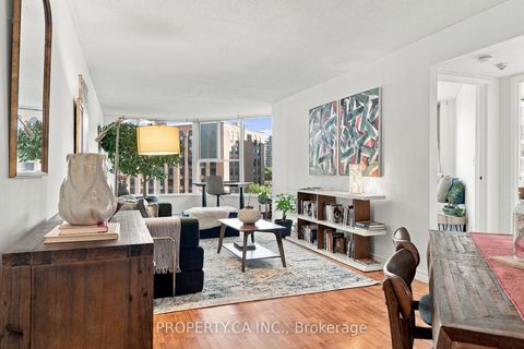 Photo 1 at 625 - 222 The Esplanade Avenue, Waterfront Communities C8, Toronto