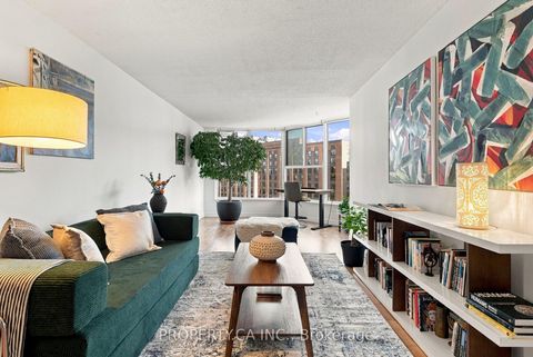 Photo 2 at 625 - 222 The Esplanade Avenue, Waterfront Communities C8, Toronto