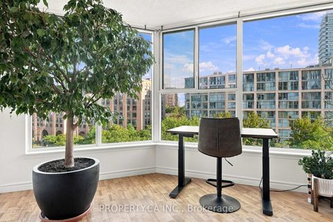 Photo 4 at 625 - 222 The Esplanade Avenue, Waterfront Communities C8, Toronto