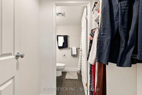 Photo 17 at 625 - 222 The Esplanade Avenue, Waterfront Communities C8, Toronto