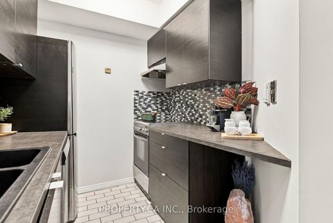 Photo 26 at 625 - 222 The Esplanade Avenue, Waterfront Communities C8, Toronto