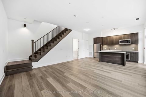 Photo 6 at 102 - 2 Teagarden Court N, Willowdale East, Toronto