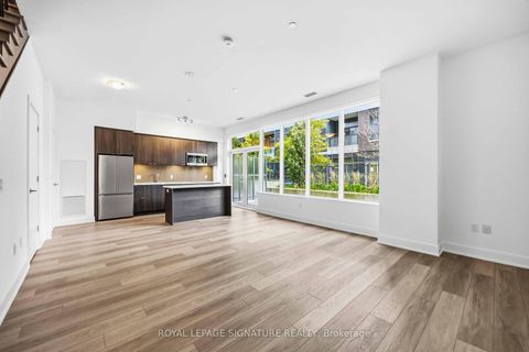 Photo 7 at 102 - 2 Teagarden Court N, Willowdale East, Toronto