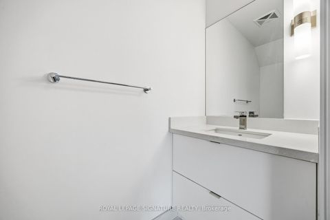 Photo 11 at 102 - 2 Teagarden Court N, Willowdale East, Toronto