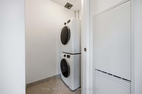 Photo 12 at 102 - 2 Teagarden Court N, Willowdale East, Toronto