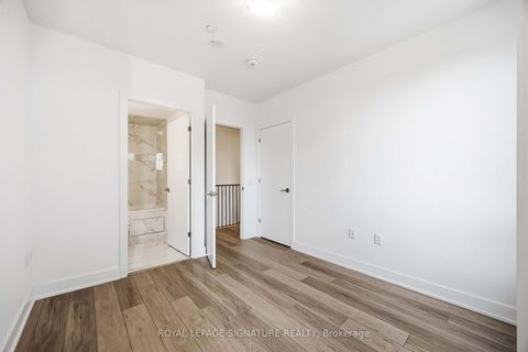 Photo 16 at 102 - 2 Teagarden Court N, Willowdale East, Toronto