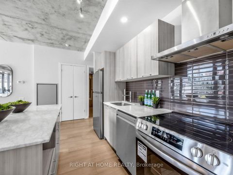 Photo 4 at 708 - 650 King Street West Street W, Waterfront Communities C1, Toronto