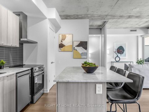 Photo 9 at 708 - 650 King Street West Street W, Waterfront Communities C1, Toronto