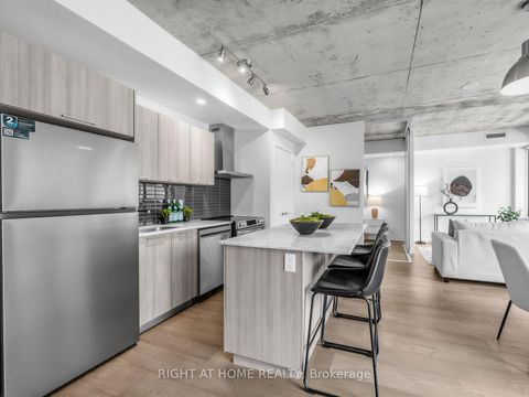 Photo 10 at 708 - 650 King Street West Street W, Waterfront Communities C1, Toronto