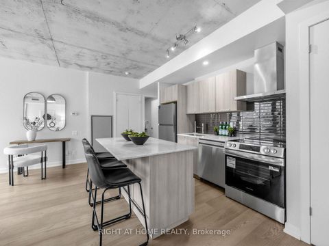 Photo 13 at 708 - 650 King Street West Street W, Waterfront Communities C1, Toronto