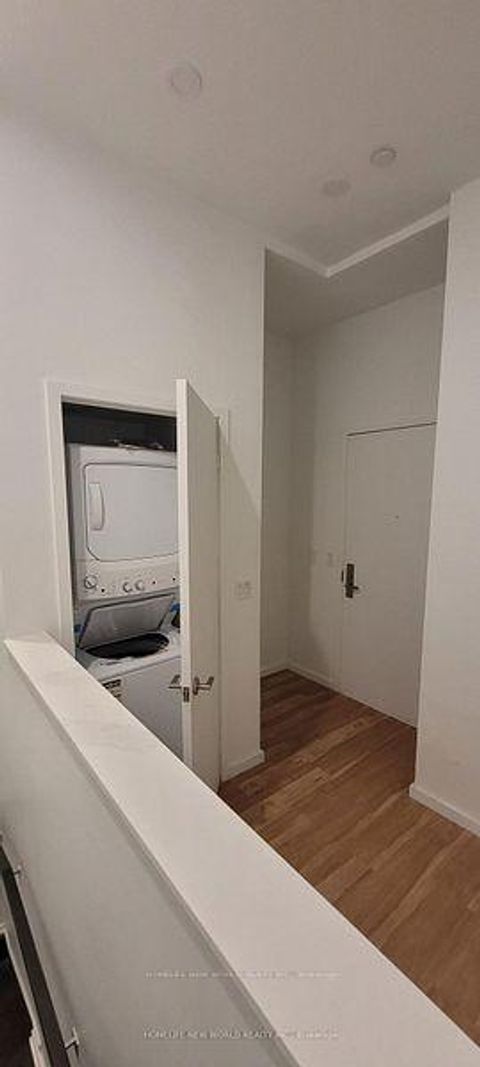 Photo 7 at TH1 - 75 St Nicholas Street, Bay Street Corridor, Toronto