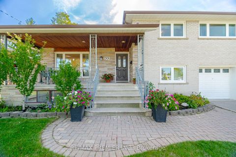 Photo 4 at 33 Belleglade Court, Humbermede, Toronto